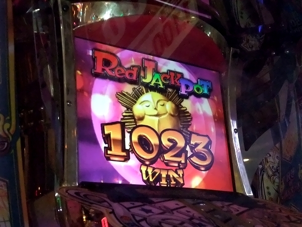 スピンフィーバー3 1,023WIN・1063WIN、グランドクロスクロニクル 3,050WIN獲得: まったりメダルゲームな日々